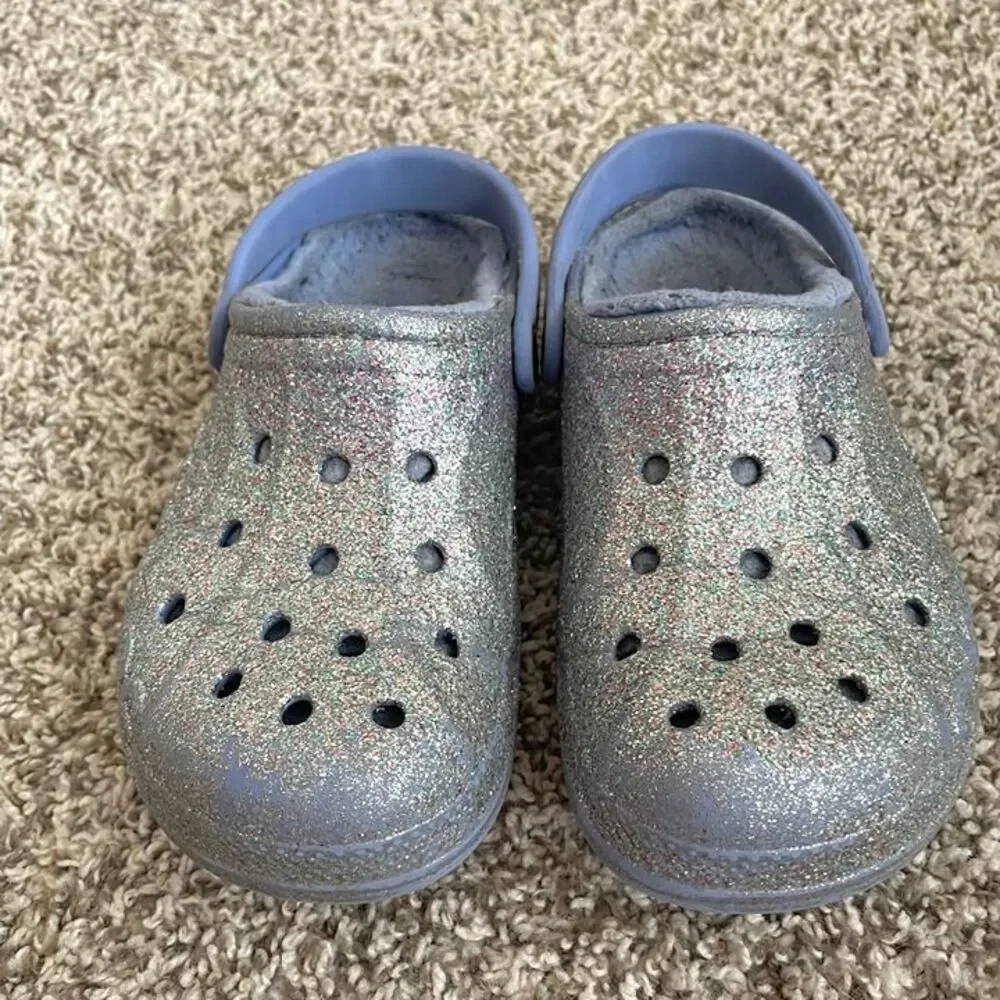 Size 1 / Girls Lined Crocs